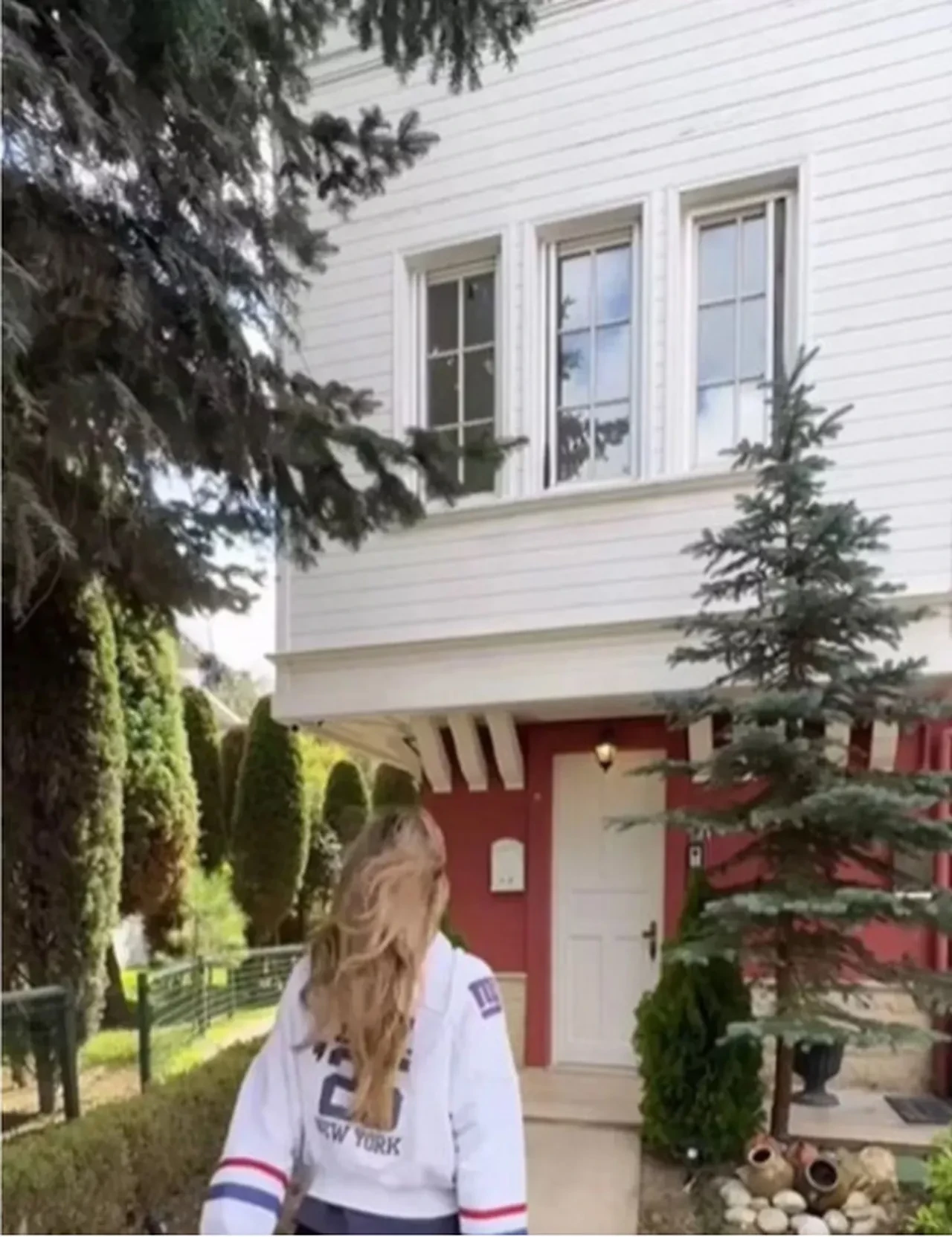 Eser yenenler ile Berfu Yenenler çiftinin yeni evi kreşe benzetildi 