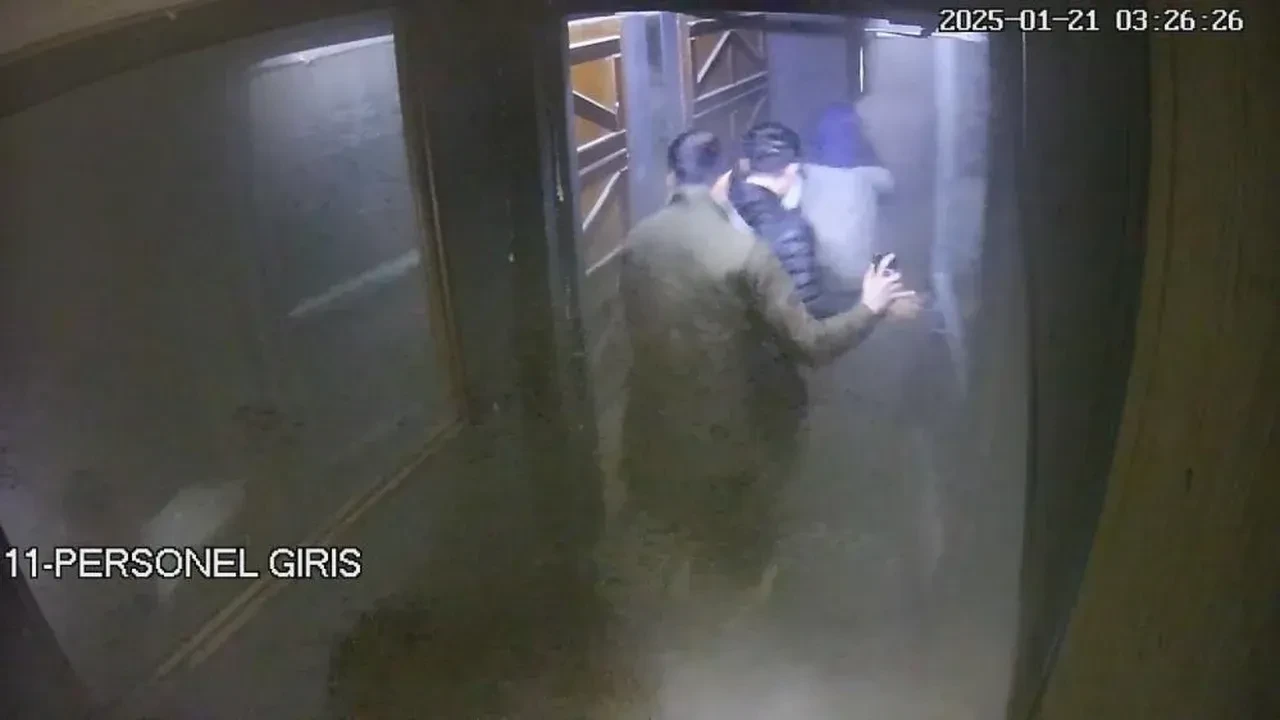 Grand Kartal'daki facia: Yangına ait yeni görüntüler ortaya çıktı! Ölüm kalım savaşı kameraya böyle yansıdı...