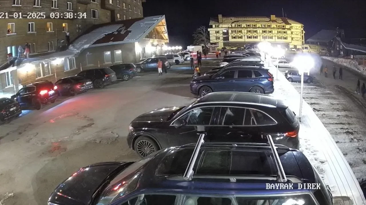 Grand Kartal'daki facia: Yangına ait yeni görüntüler ortaya çıktı! Ölüm kalım savaşı kameraya böyle yansıdı...