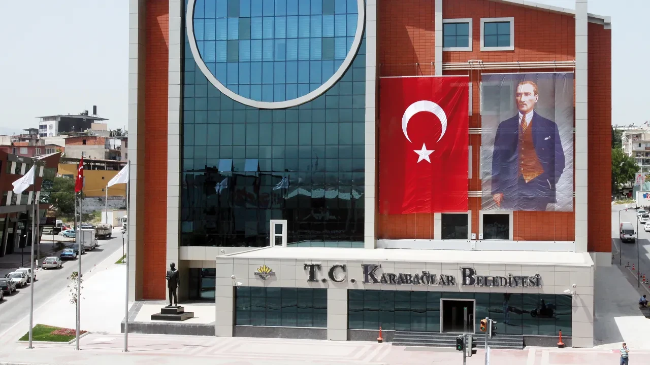 İzmir'de bir belediyeden daha istifa haberi: CHP’li 9 belediye meclis üyesi ayrıldı!