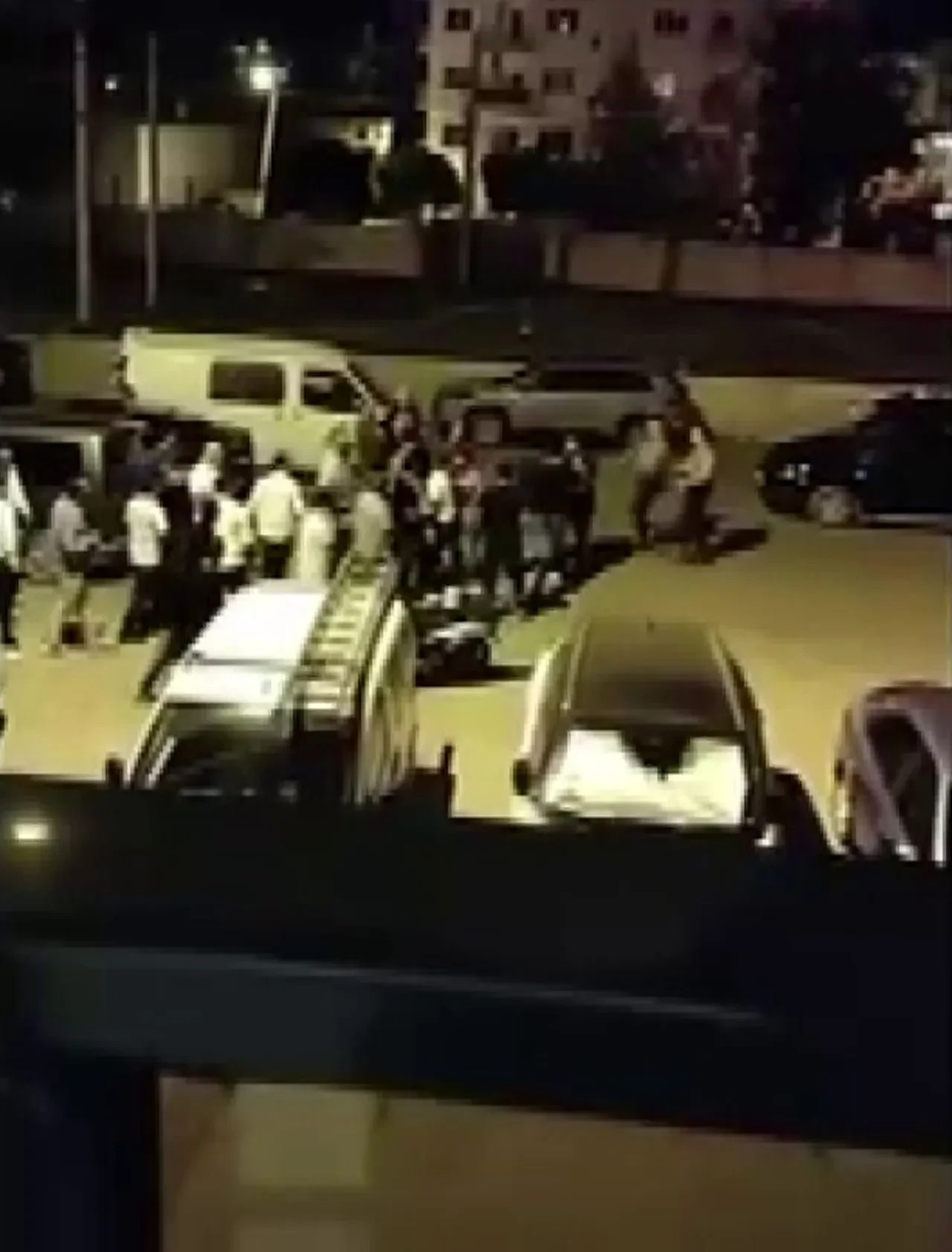 İzmir'de düğün magandaları hızını alamadı! İhbara gelen polise saldırdılar 