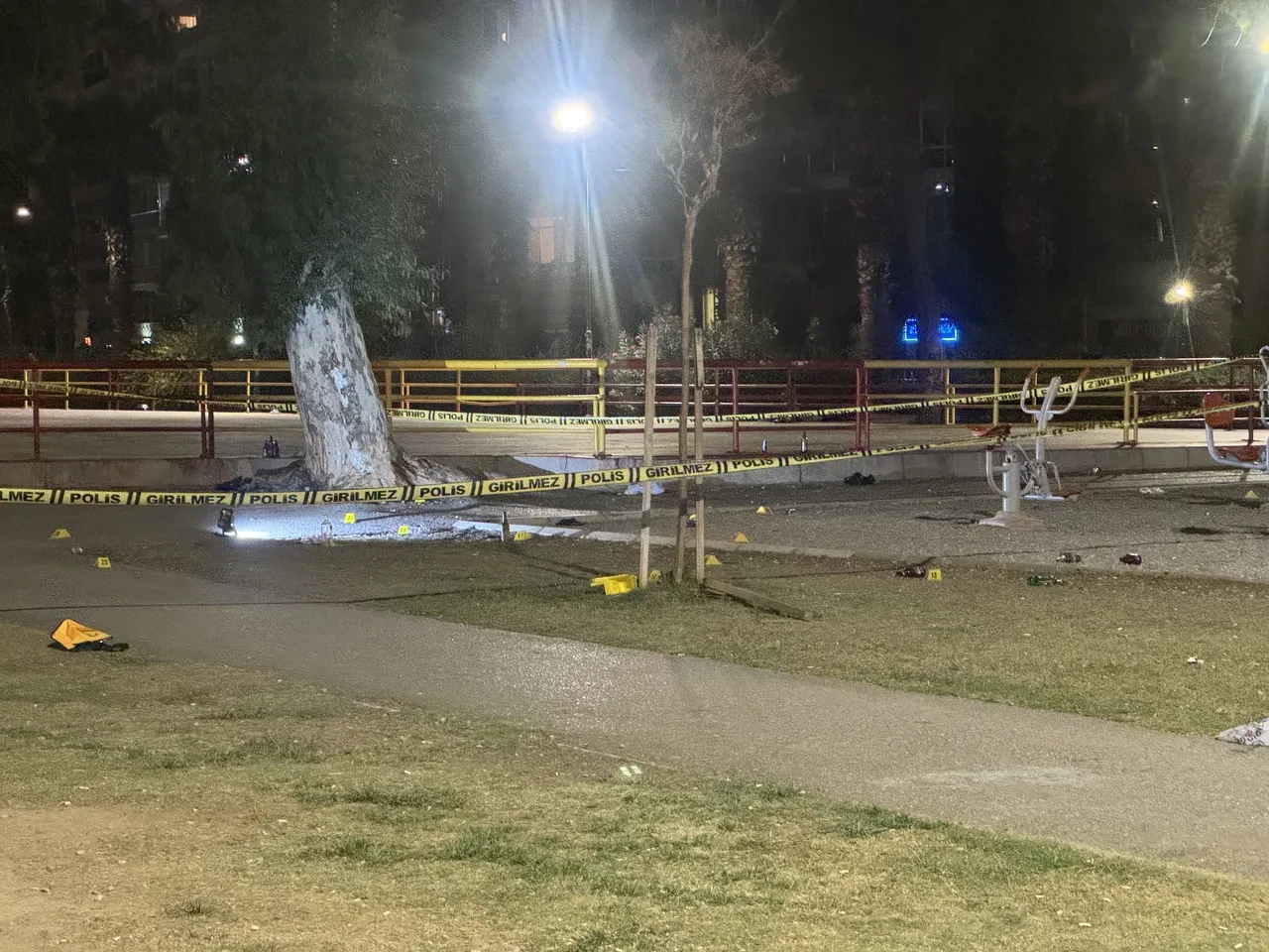 İzmir'de silahlı çatışma: Ölü ve yaralılar var