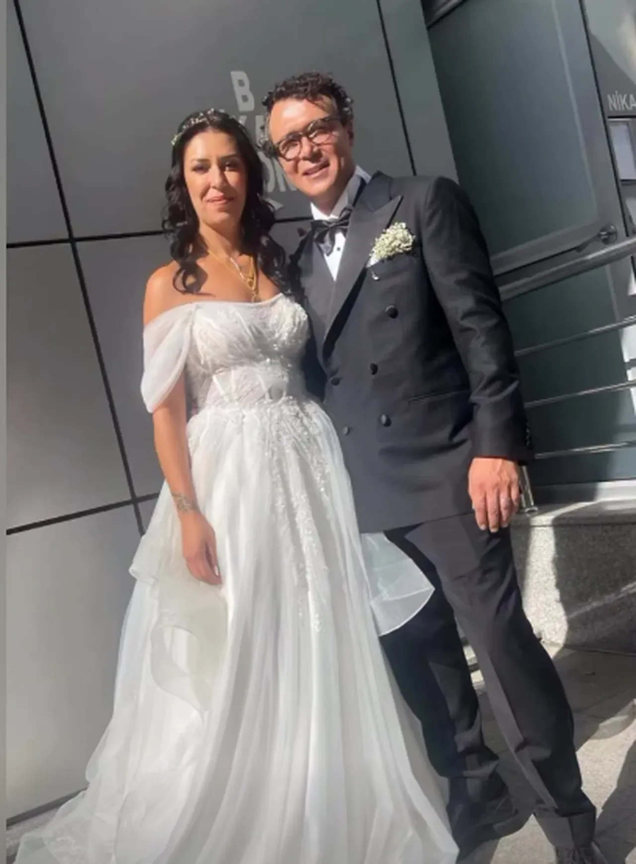 Kırgın Çiçekler'in Kemal'i Cansu Fırıncı evlendi!