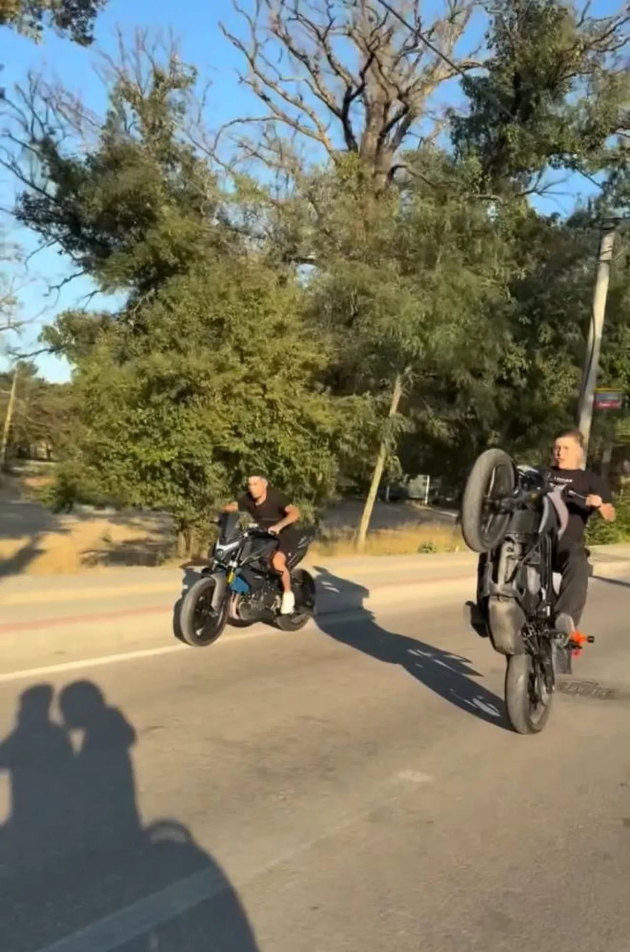 Sosyal medya paylaşımları başına dert oldu! Plakasına 'ölüler görür' yazdıran gence polisten cevap gecikmedi