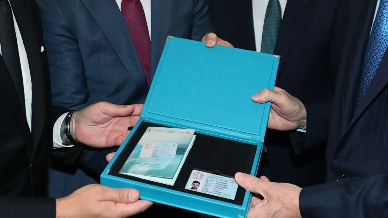 Turkuaz Kart nedir kimlere verilir? Danilo Zanna’ya verilmesinin ardından gündem oldu