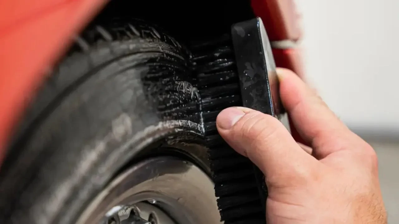 Arabanızın lastikleri hakkında bilmediğiniz şoke edici gerçek! Meğer bu yüzden siyahmış