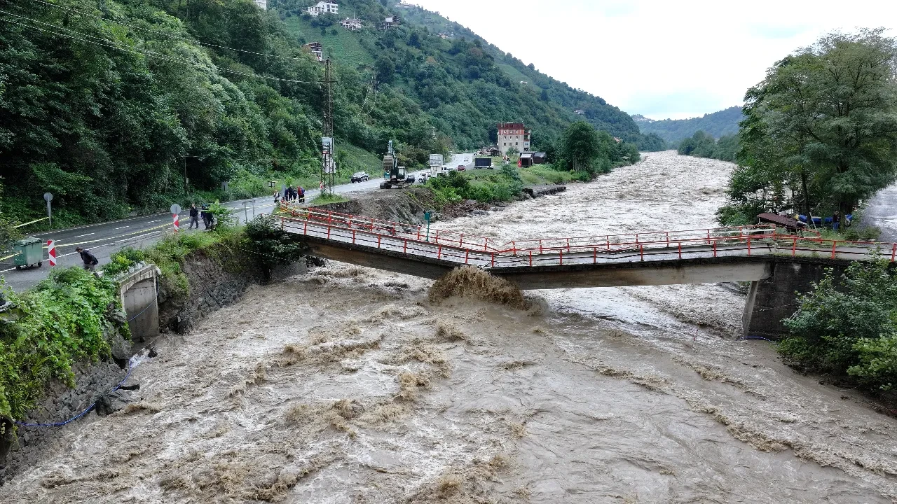 Bakanlıktan Rize'ye acil destek! 4 milyon TL kaynak aktarıldı