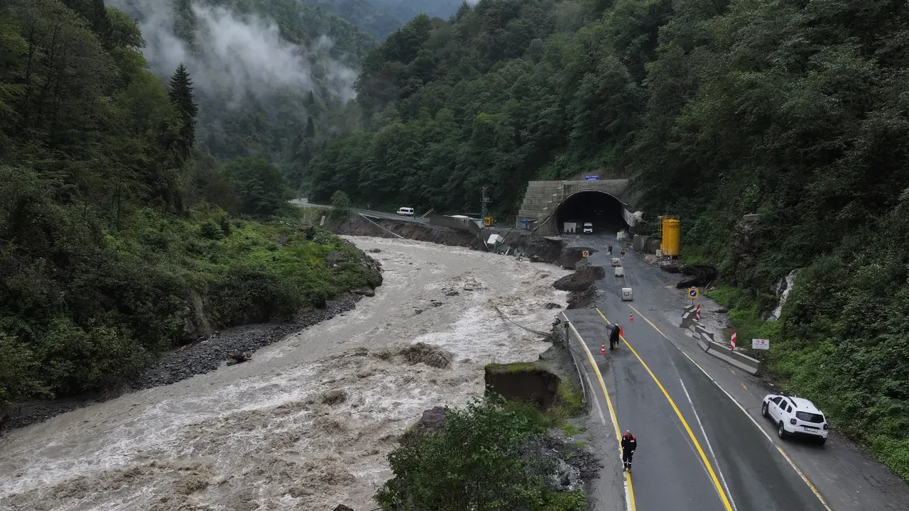 Bakanlıktan Rize'ye acil destek! 4 milyon TL kaynak aktarıldı