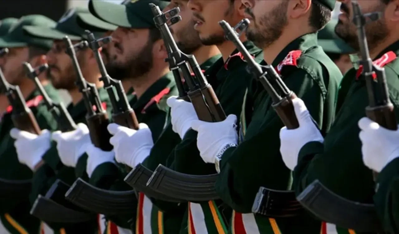 İran Devrim Muhafızları’ndan ABD ve İsrail’e bildirili uyarı: "Her saldırı kesin ve yıkıcı karşılık bulacak"