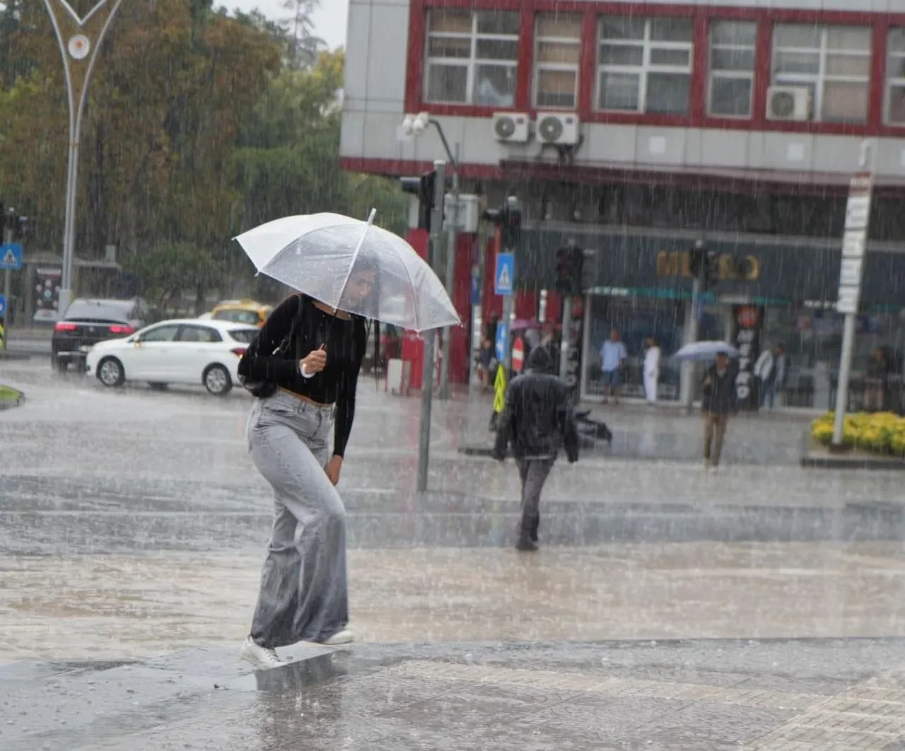 Sel ve heyelana dikkat! 4 il için peş peşe uyarı: Kuvvetli yağış sürecek