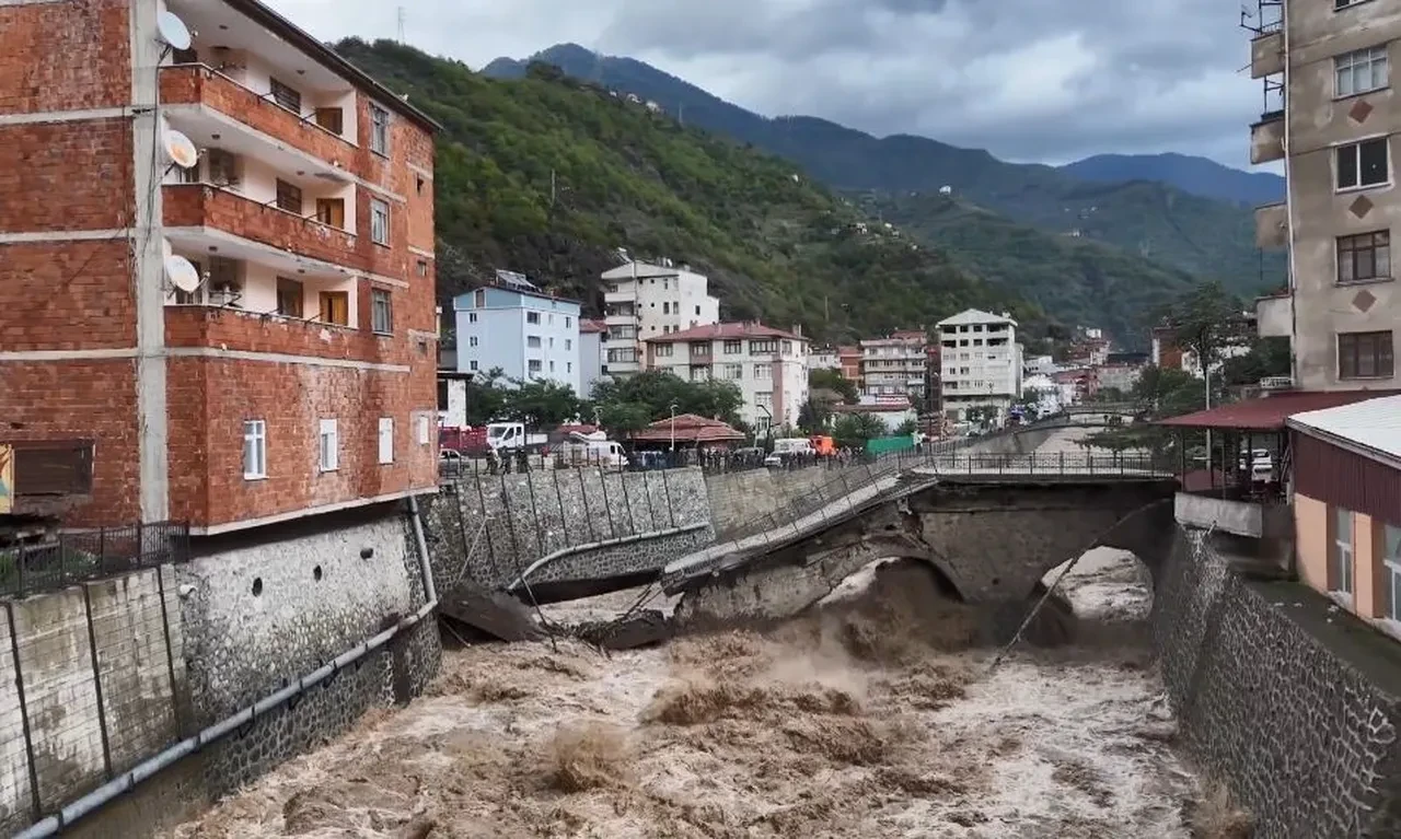Tehlike geçmedi, AFAD uyardı! Meteoroloji 4 ile turuncu kod verdi