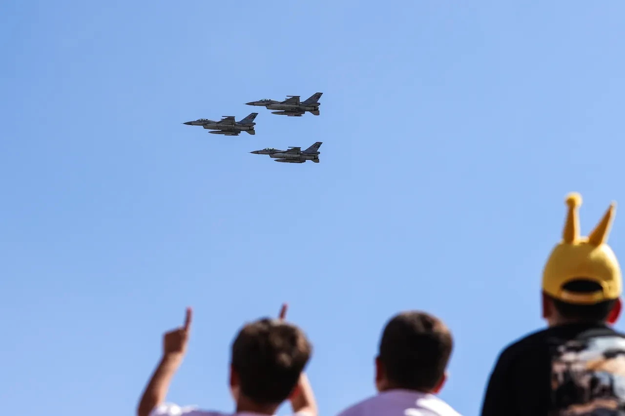 TEKNOFEST İstanbul'da havada yakıt ikmali ilgiyle takip edildi