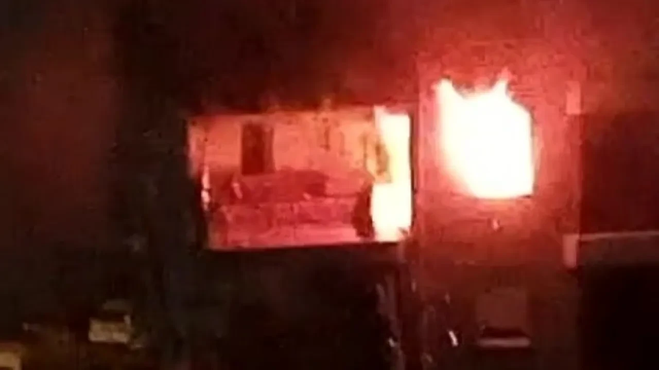 Yemeği ocakta unuttu: 15 katlı apartmanın sakinleri sokağa döküldü!