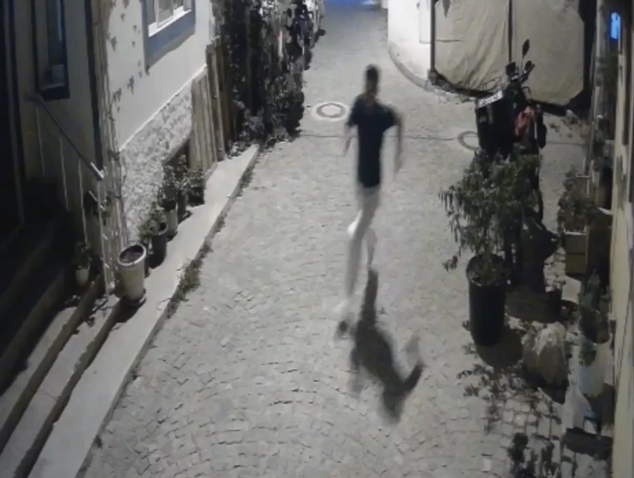 Yiyip içip keyif yaptılar, 8 bin TL'yi ödemeden tüydüler