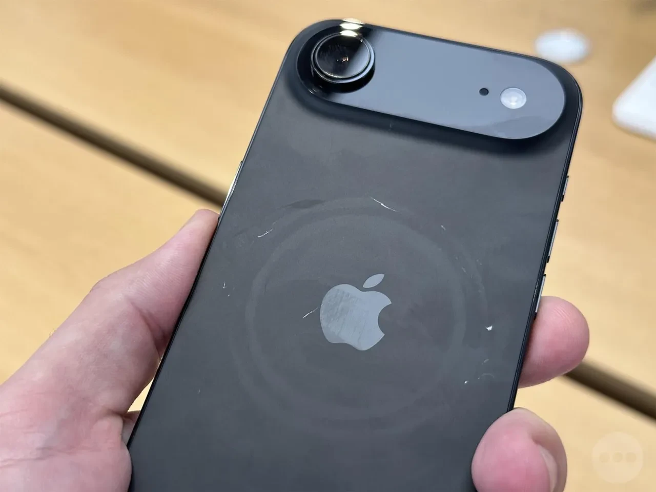 168 bin liralık yeni iPhone'da 'kozmetik' felaket! Kağıt gibi çiziliyor