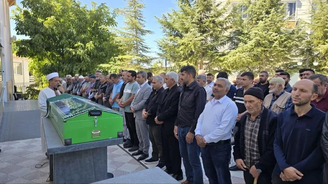 Amasyalı Ayşe Nine 127 yaşında vefat etti: Ömrü boyunca 3 padişah, 12 cumhurbaşkanı gördü