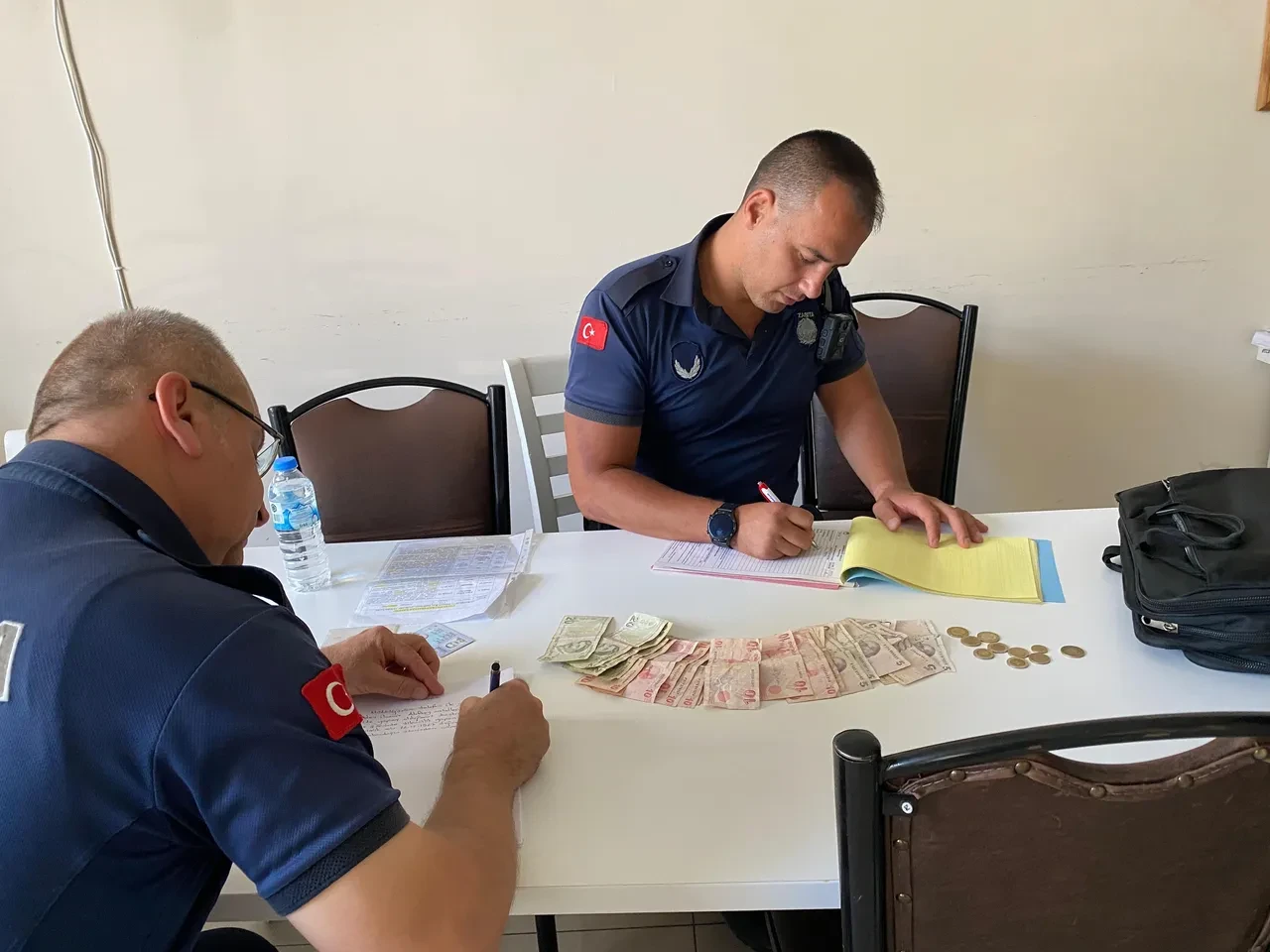 Dilencinin sadece yarım saatte topladığı para ekipleri şoke etti