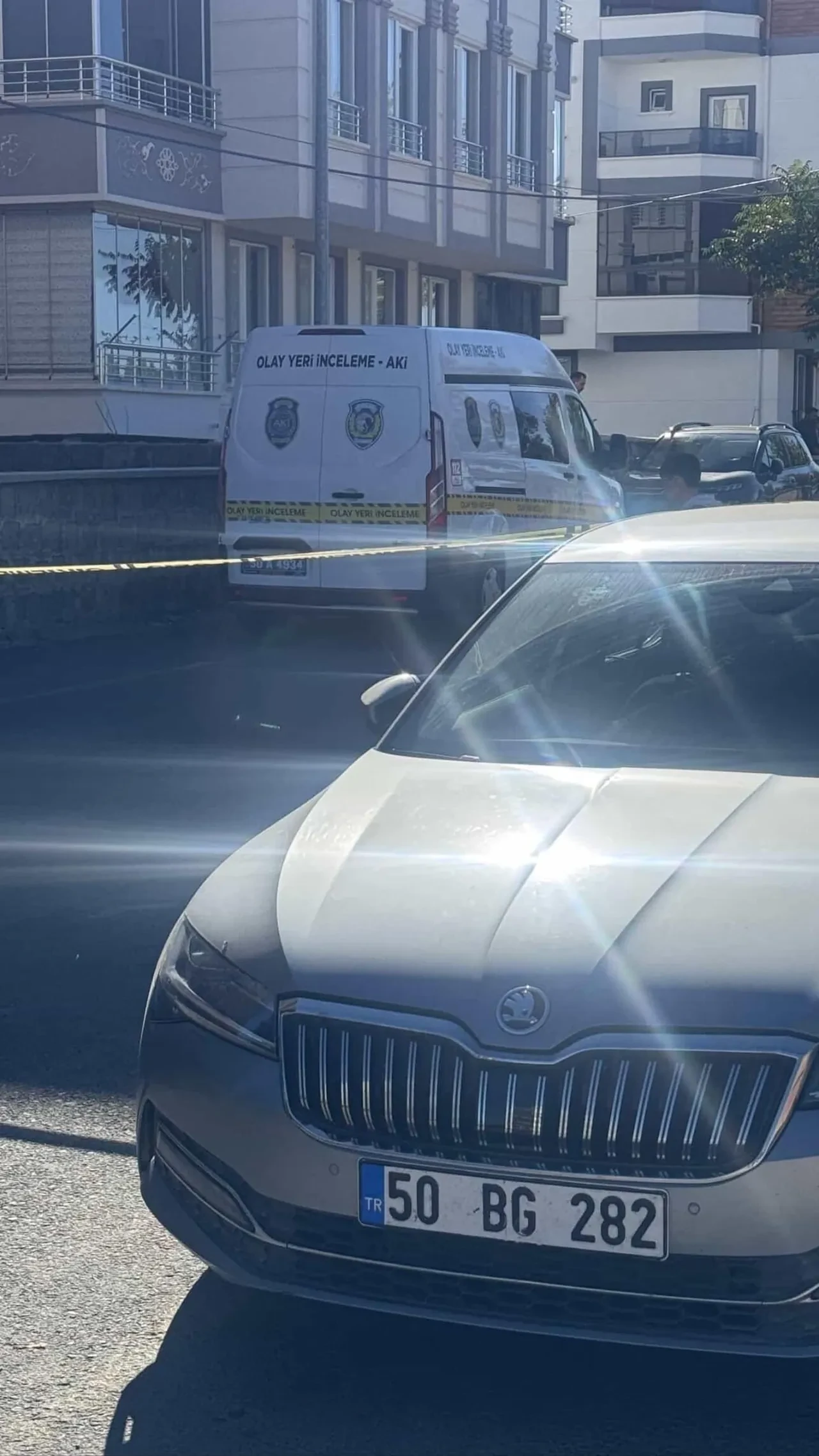 Kız arkadaş için okul önünde iki çocuk hesaplaştı! Can kaybı var