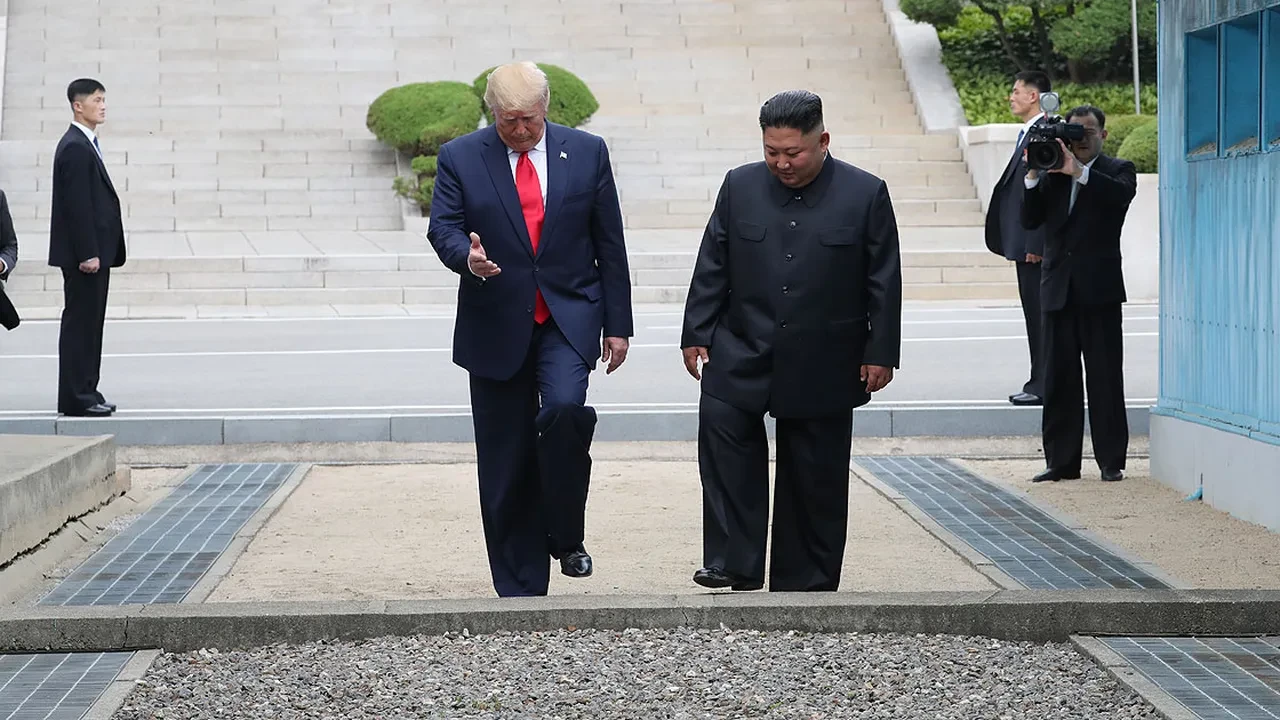 Kuzey Kore, bir ülkeye kapılarını kapatırken ABD'ye şartlı zeytin dalı uzattı