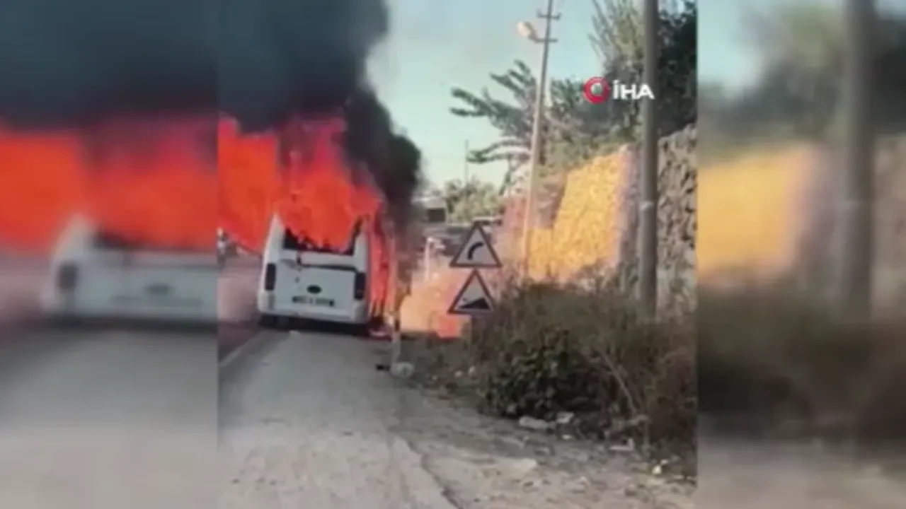 Okul servisi alev alev yandı! O anlar kamerada