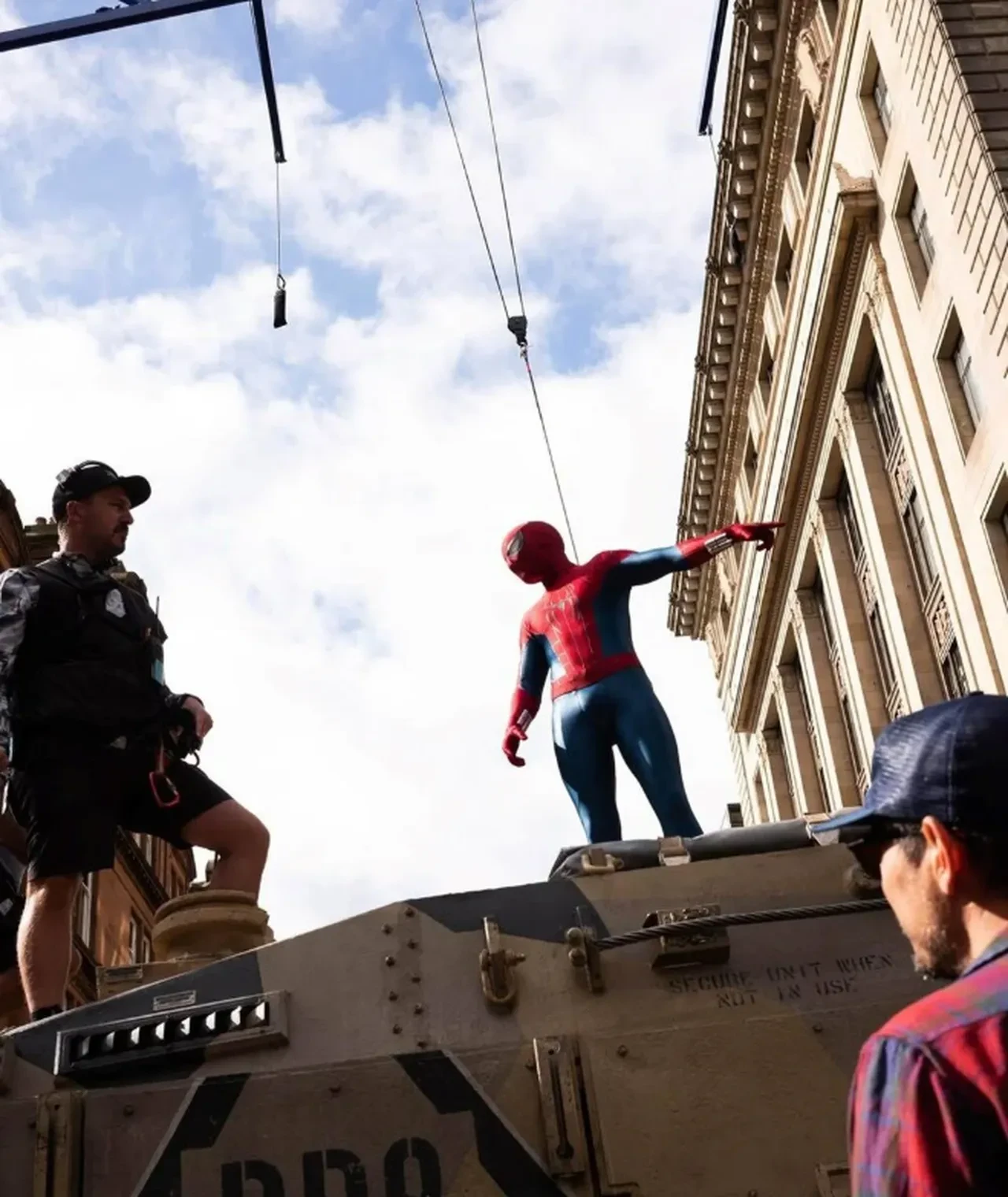 Tom Holland hastanelik oldu! Örümcek Adam setinde korkutan kaza