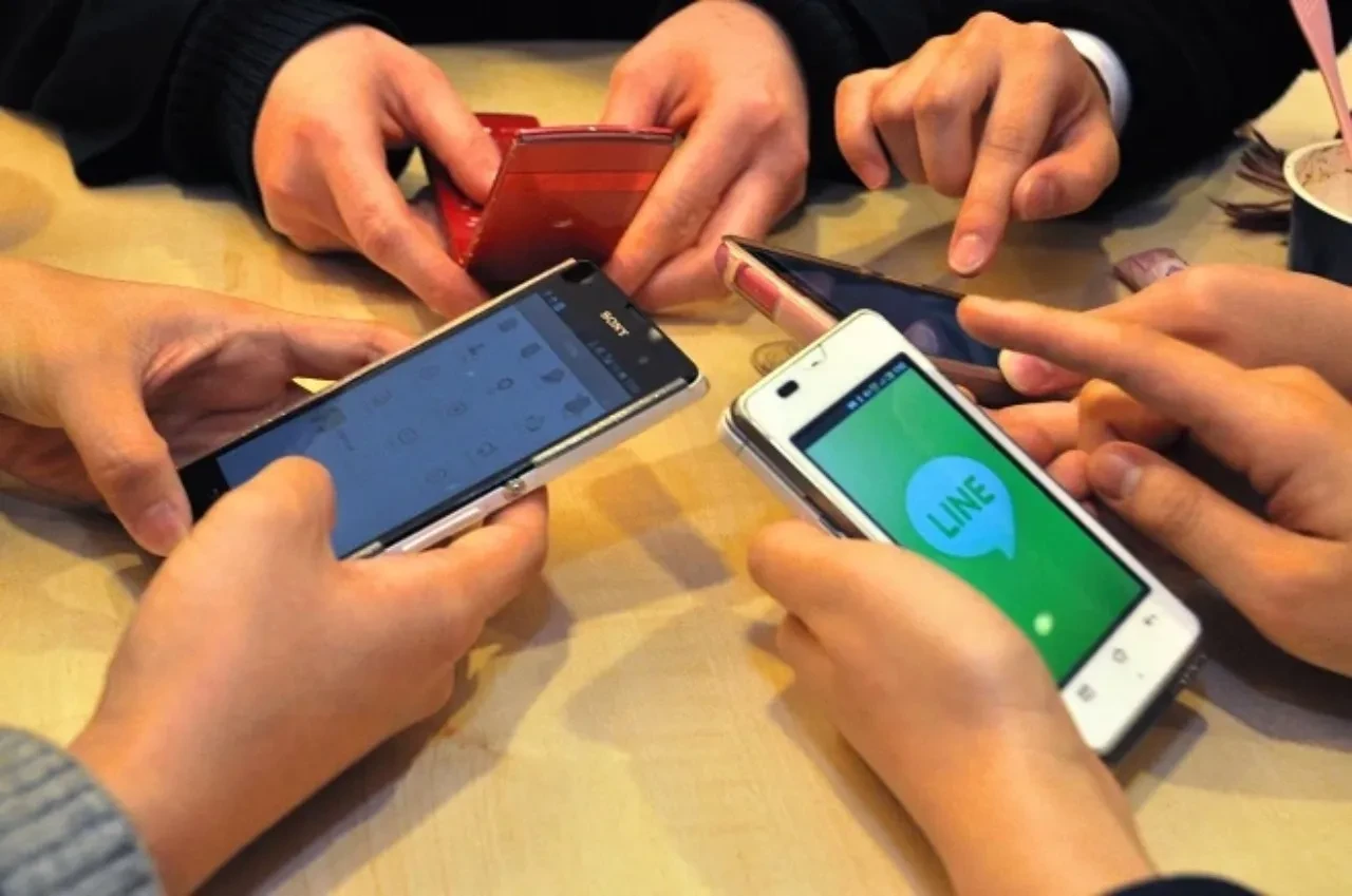 Akıllı telefon gibi dijital cihazlara saat sınırlaması geliyor! Asya ülkesinden tarihi karar