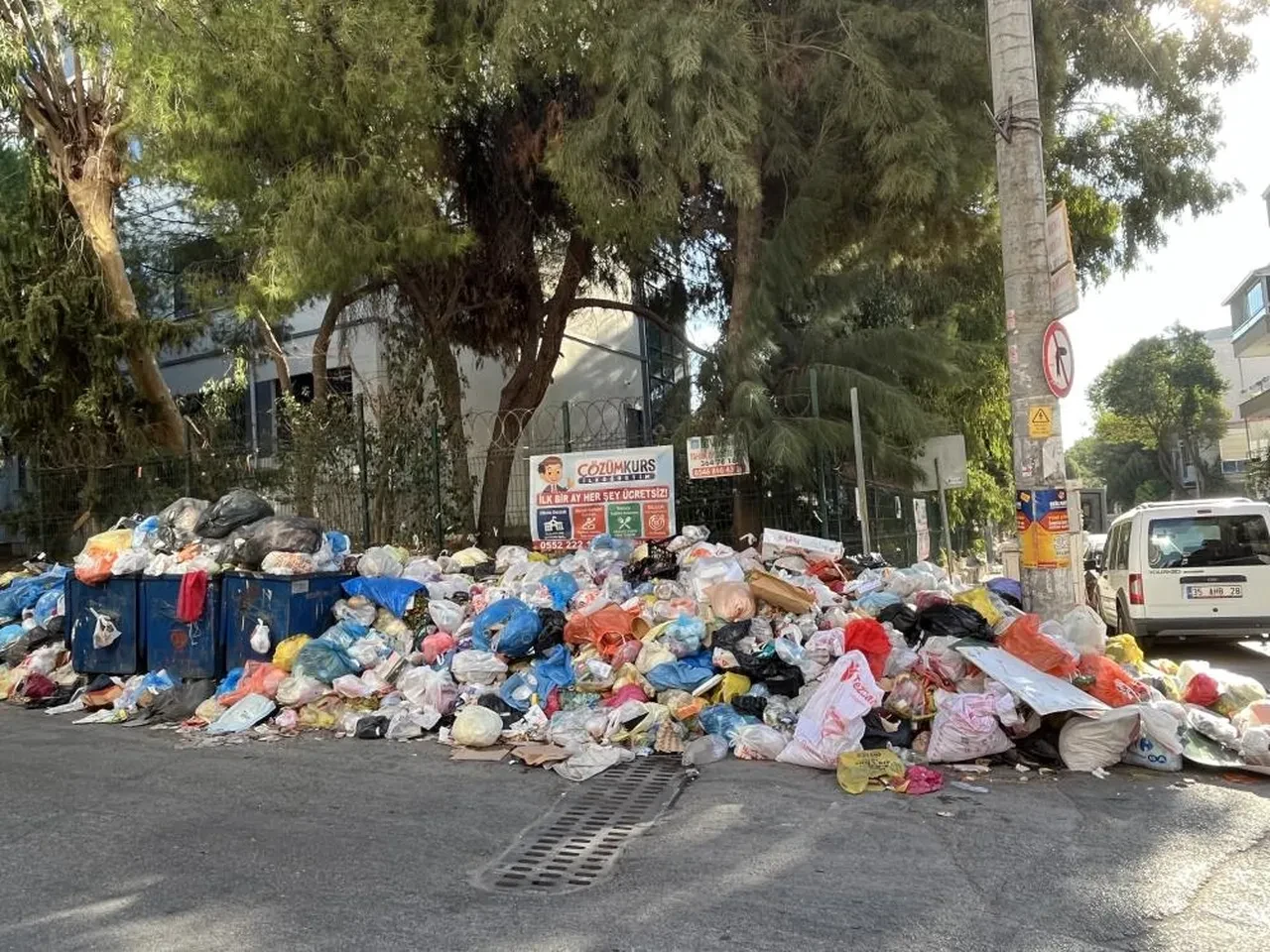 Bakanlık İzmir'deki çöp krizi için harekete geçti! 3 belediye hakkında inceleme