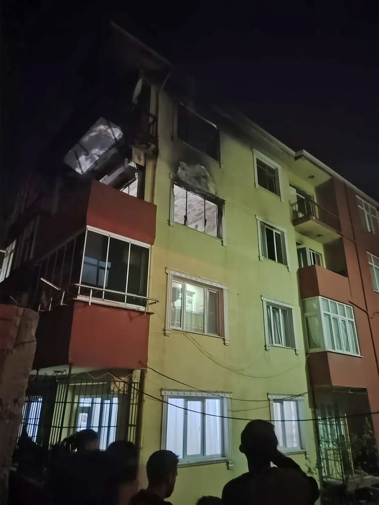 Bursa'da yangın faciası: Biri çocuk 3 kişi yanarak can verdi