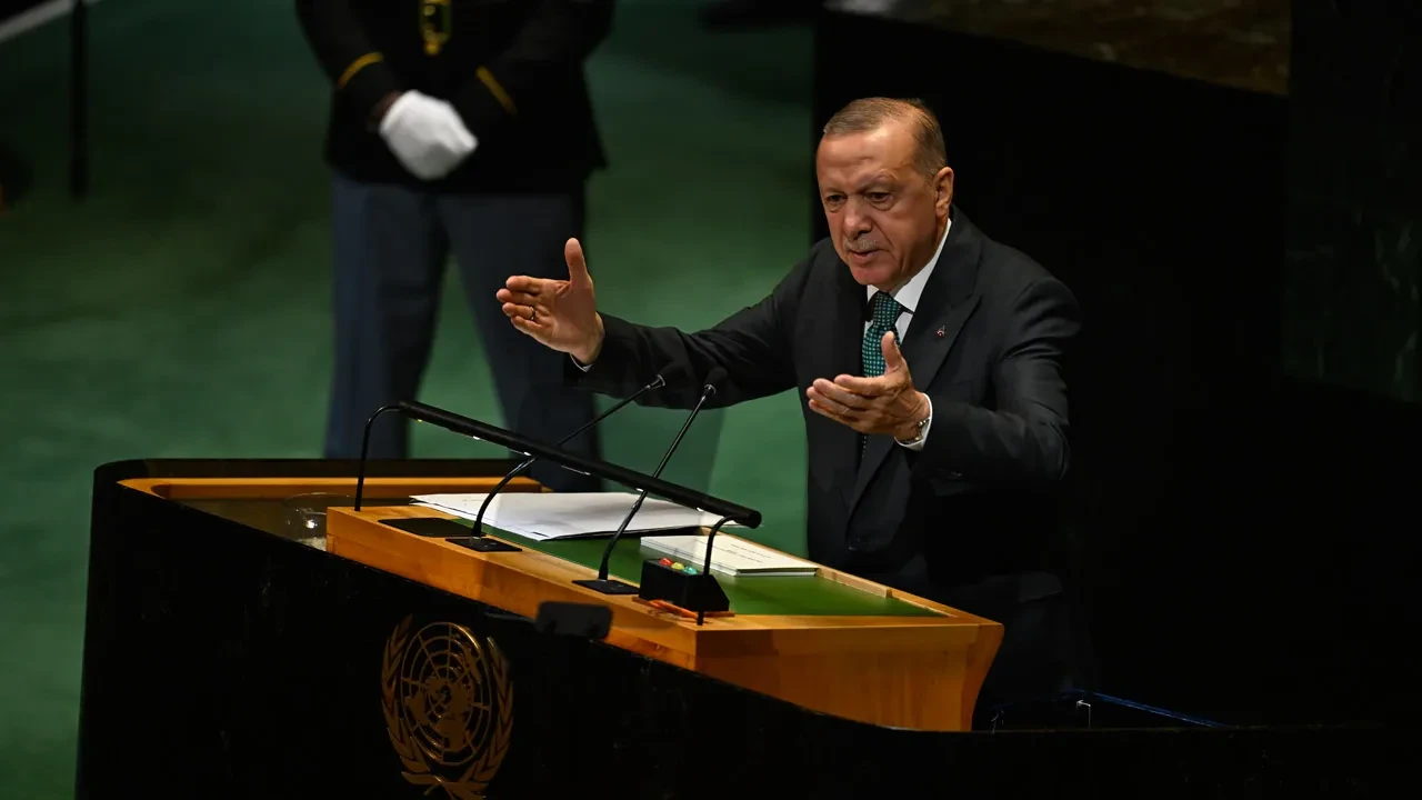 Cumhurbaşkanı Erdoğan BM Genel Kurulu'nda zulmün fotoğrafını gösterip sordu