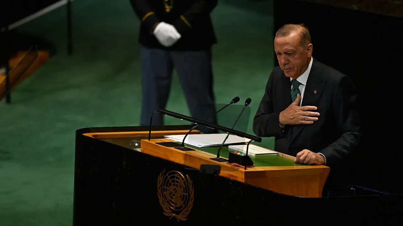 Cumhurbaşkanı Erdoğan BM Genel Kurulu'nda zulmün fotoğrafını gösterip sordu