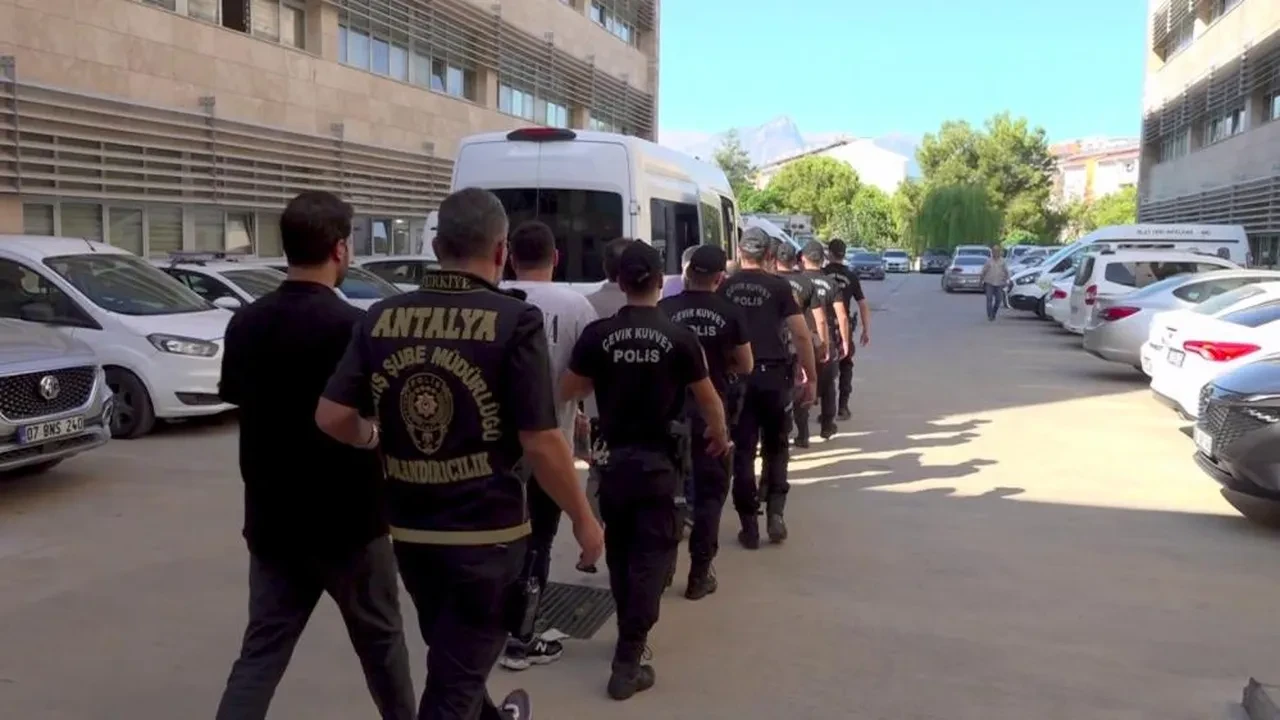 Dublör yöntemiyle 730 milyonluk dev vurgun! 'Yeni Joker' operasyonuyla çetenin oyunu bozuldu