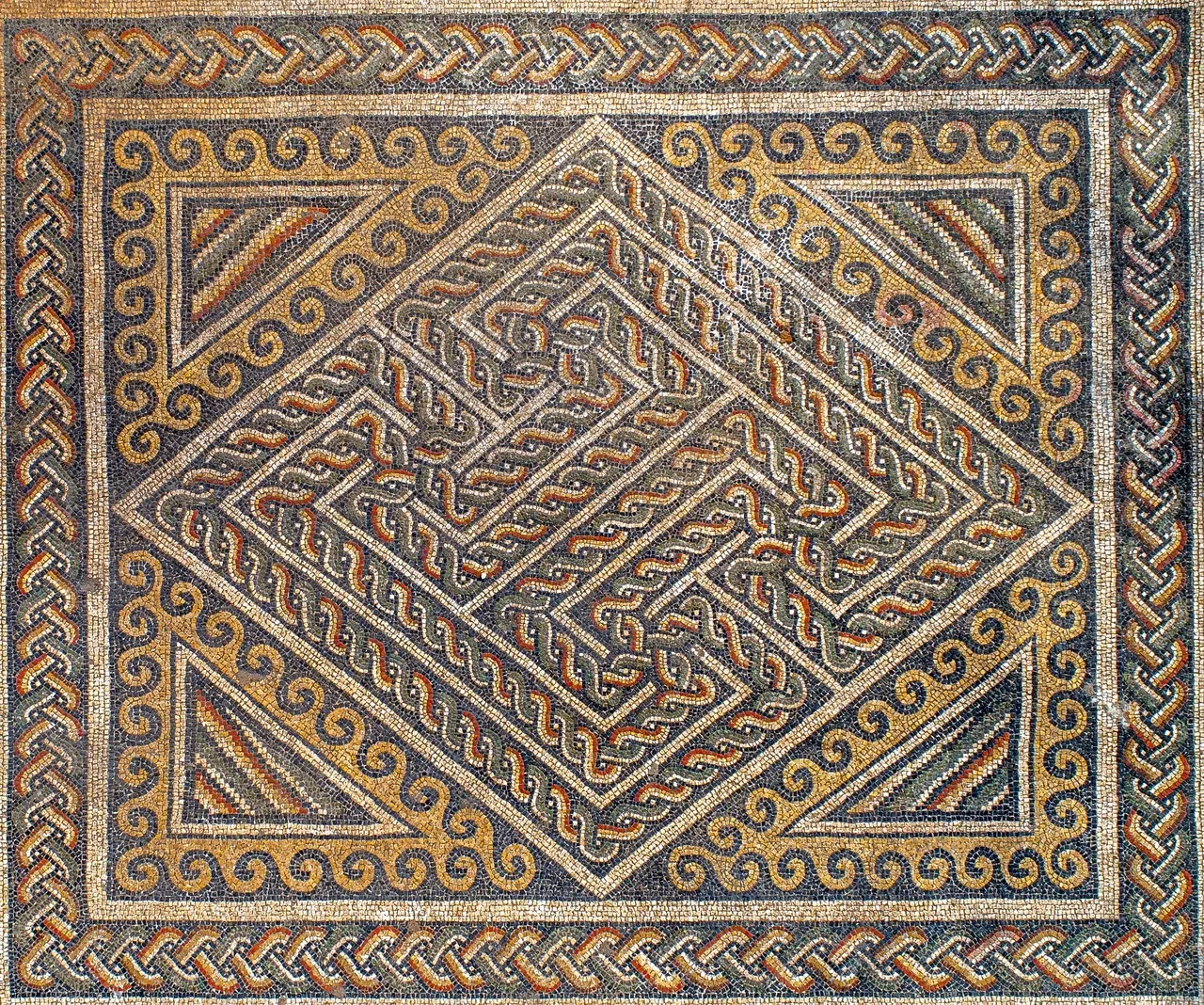 İç Anadolu'nun en büyük mozaik yapısında tarihi keşif! 'Sanki bugün yapılmış gibi'