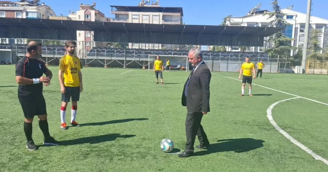 İmamlar yeşil sahada karşı karşıya geldi