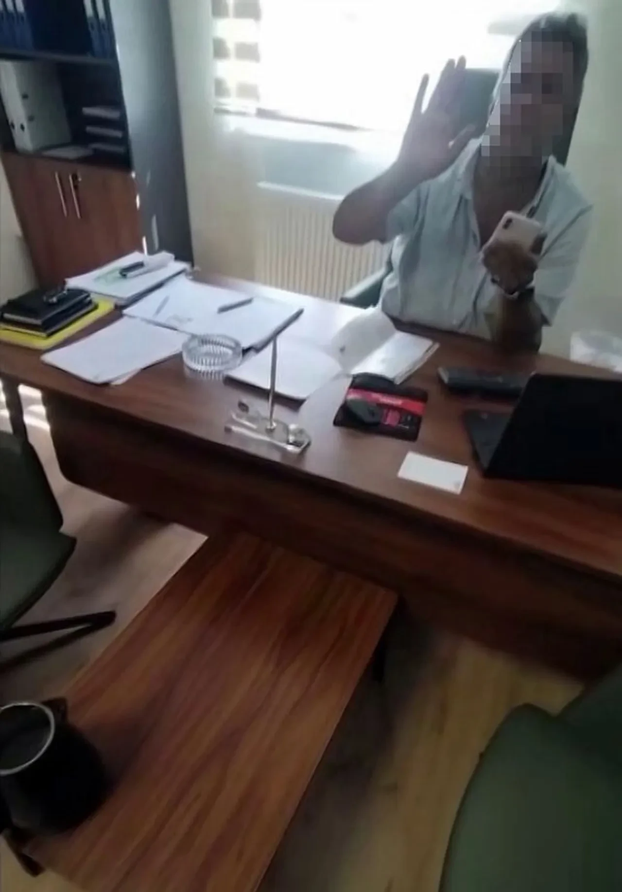 İşten atıldı, şefinin üzerine kaynar su döktü! 'Hakkımı yedirmem, adamı yakarım' diye paylaştı