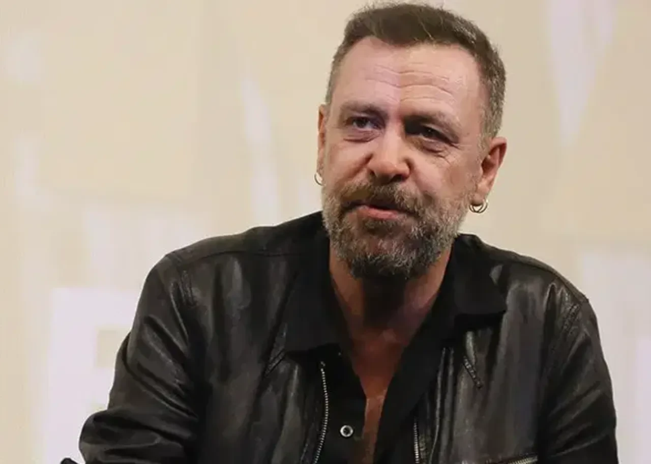 Nejat İşler'in hayranıyla çektirdiği kare gündem oldu! Herkes Messi'nin ikonik karesiyle karşılaştırdı