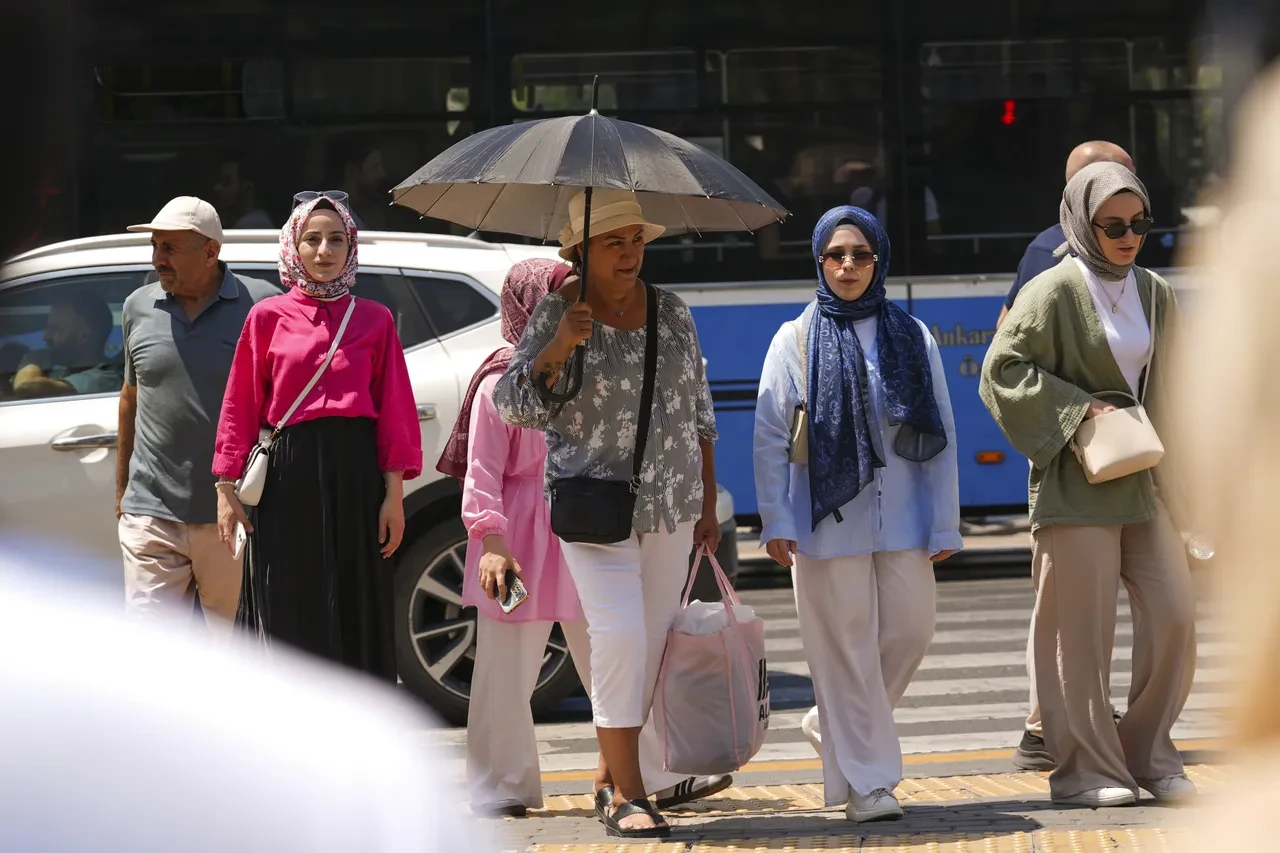 Sıcaklık normalin üstünde: Termometreler 40 dereceye yaklaşıyor