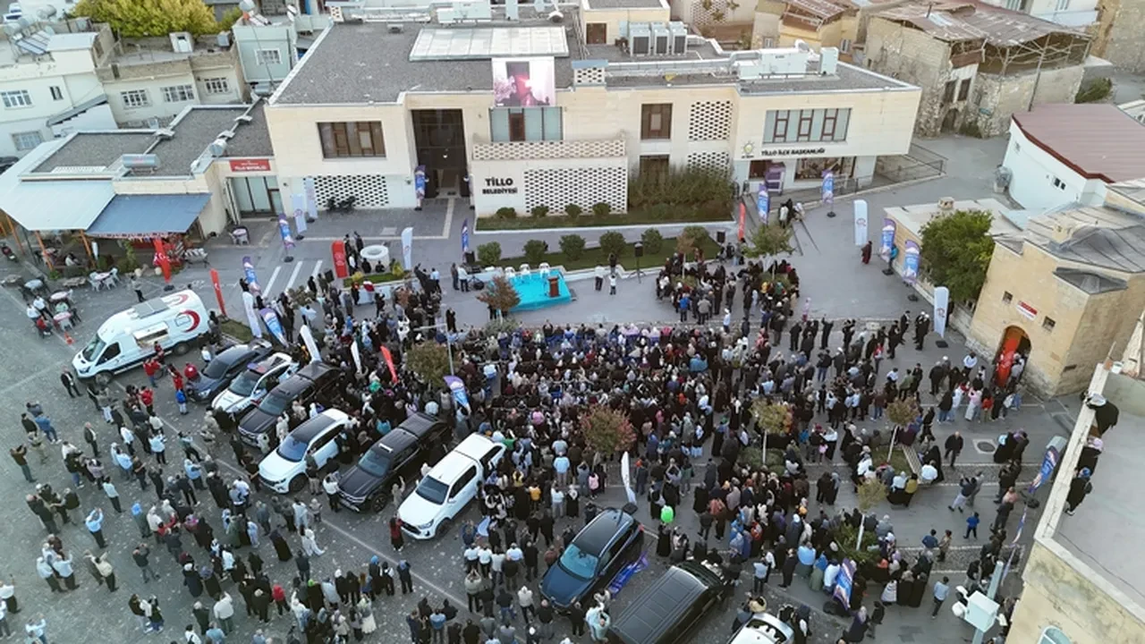 Vatandaşlar oraya akın etti! Her yıl sadece 5 dakika görülebiliyor