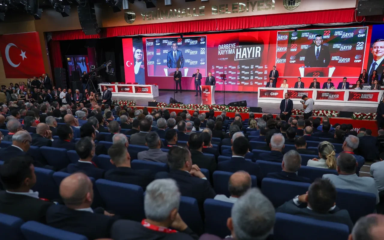 Barış Yarkadaş'tan CHP kongresi hakkında dikkat çeken yorum! 'Gürsel Tekin'i çağırsalardı...' 