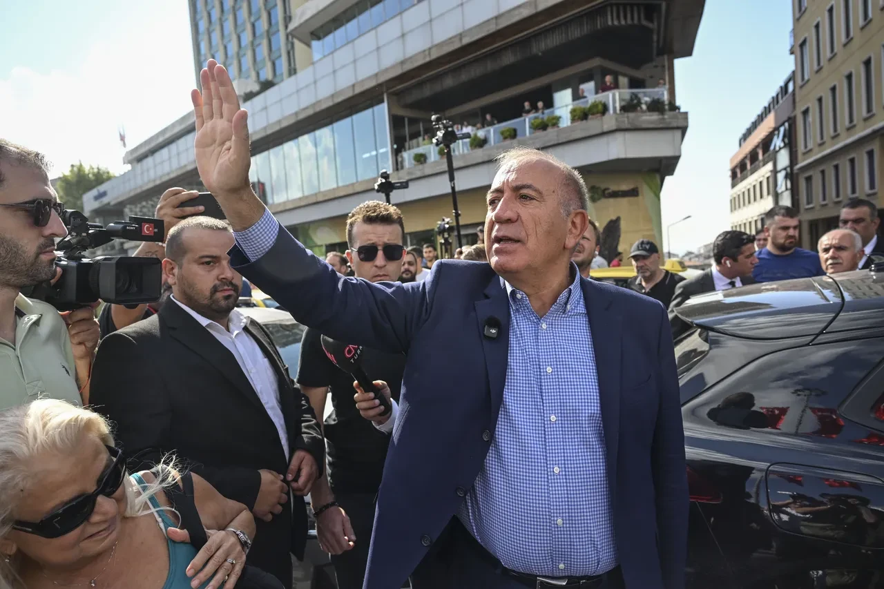 Barış Yarkadaş'tan CHP kongresi hakkında dikkat çeken yorum! 'Gürsel Tekin'i çağırsalardı...' 