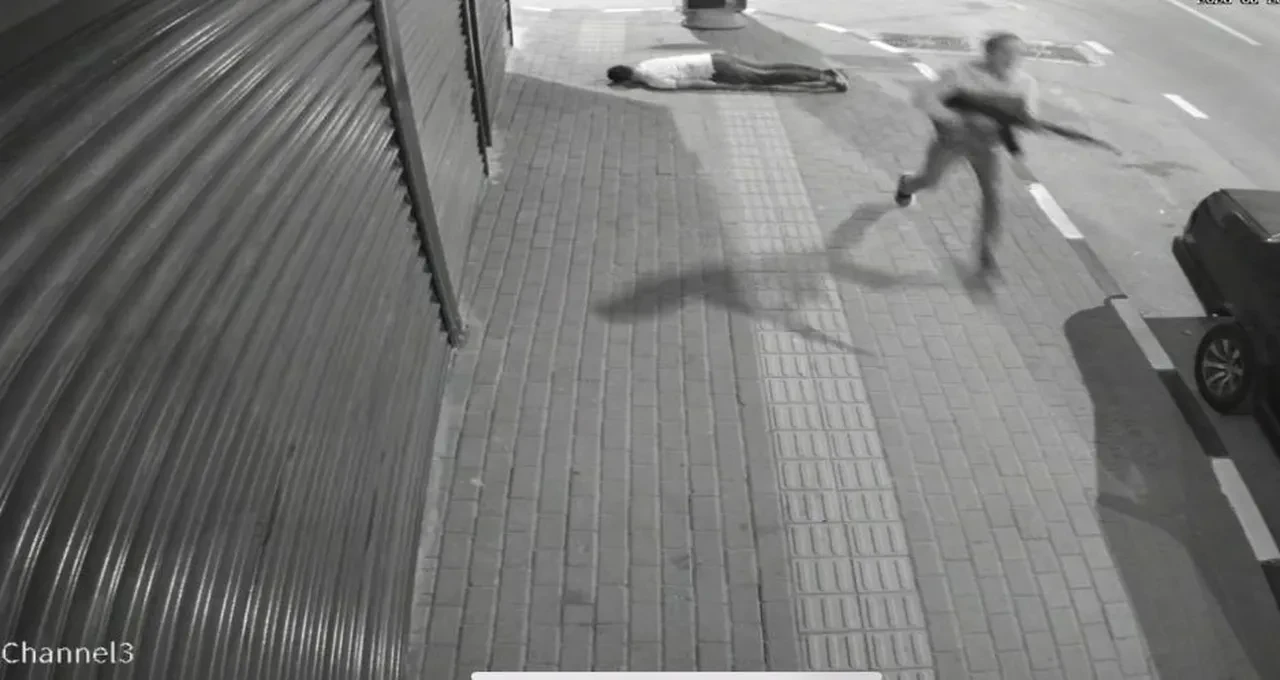 Bursa'da sokak ortasında vahşet! Kabalağın arasına dalıp husumetlisinin kafasına sıktı