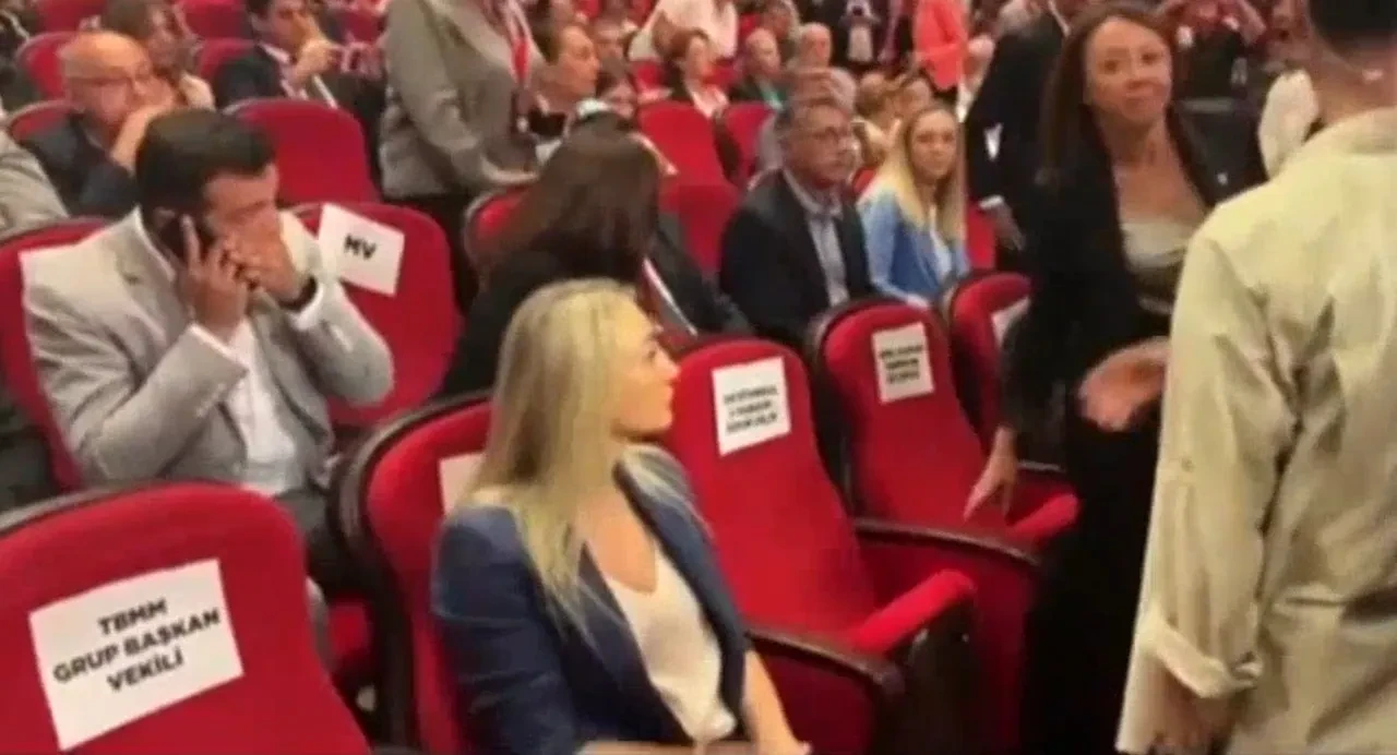 CHP'de İstanbul bilmecesi: Başkan Gürsel Tekin mi, Özgür Çelik mi?