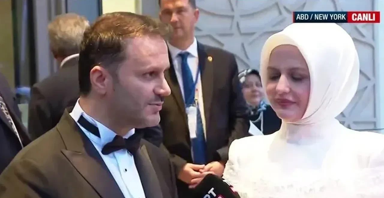Cumhurbaşkanı Erdoğan Türkevi'ndeki yeni evlenen çiftin nikah şahidi oldu