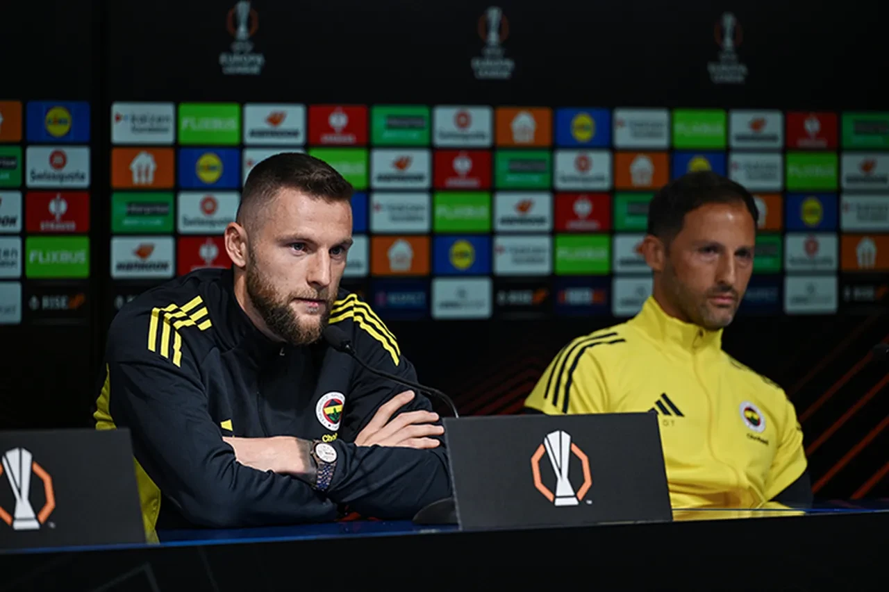 Dinamo Zagreb Fenerbahçe maçı TRT 1’de şifresiz mi? Frekans bilgileri paylaşıldı