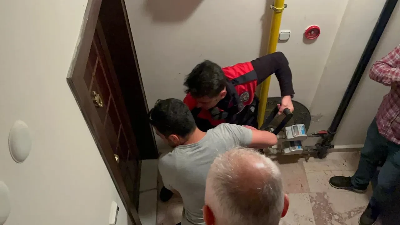 "Eski eşim bıçakladı" dedi, yardım çığlıkları mahallede yankılandı! Ekipler gözlerine inanamadı