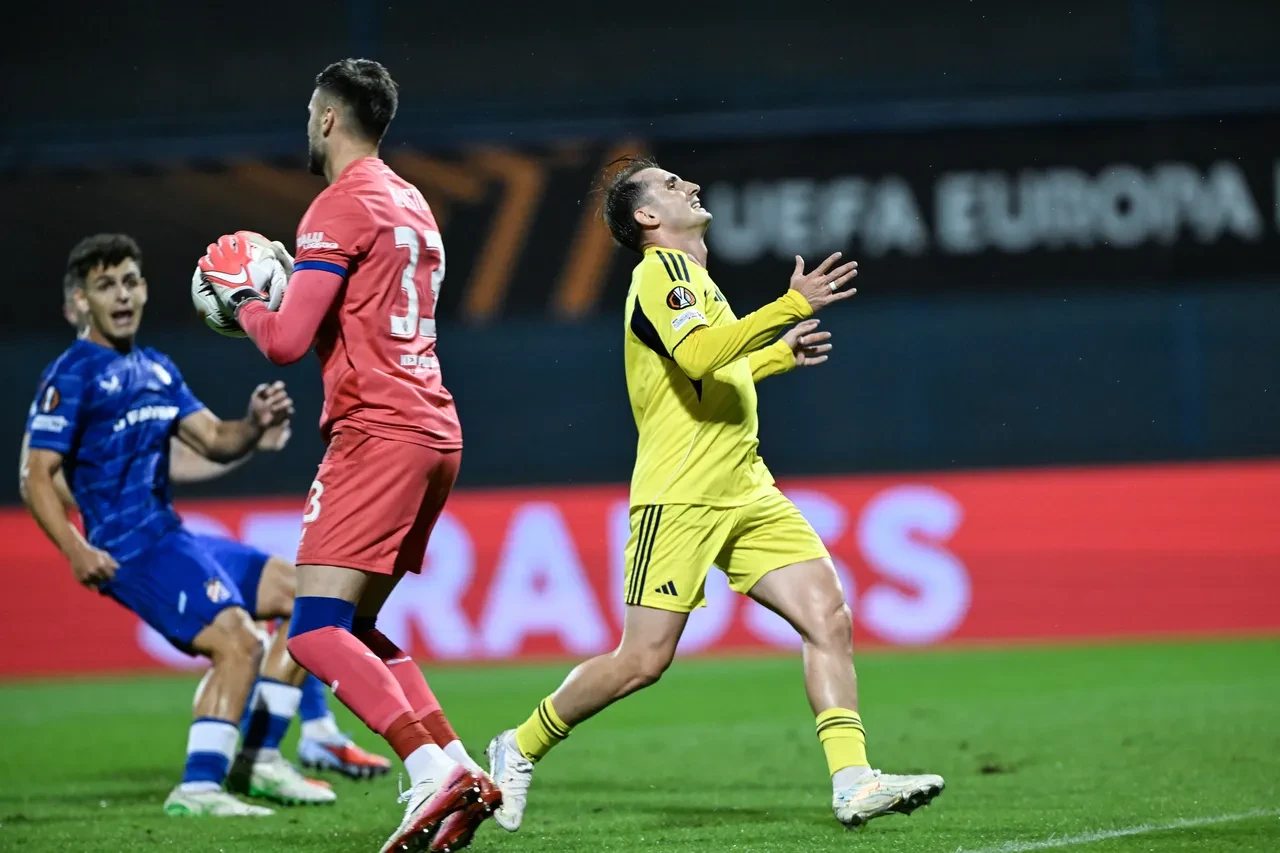 Fenerbahçe UEFA Avrupa Ligi'ne kötü başladı