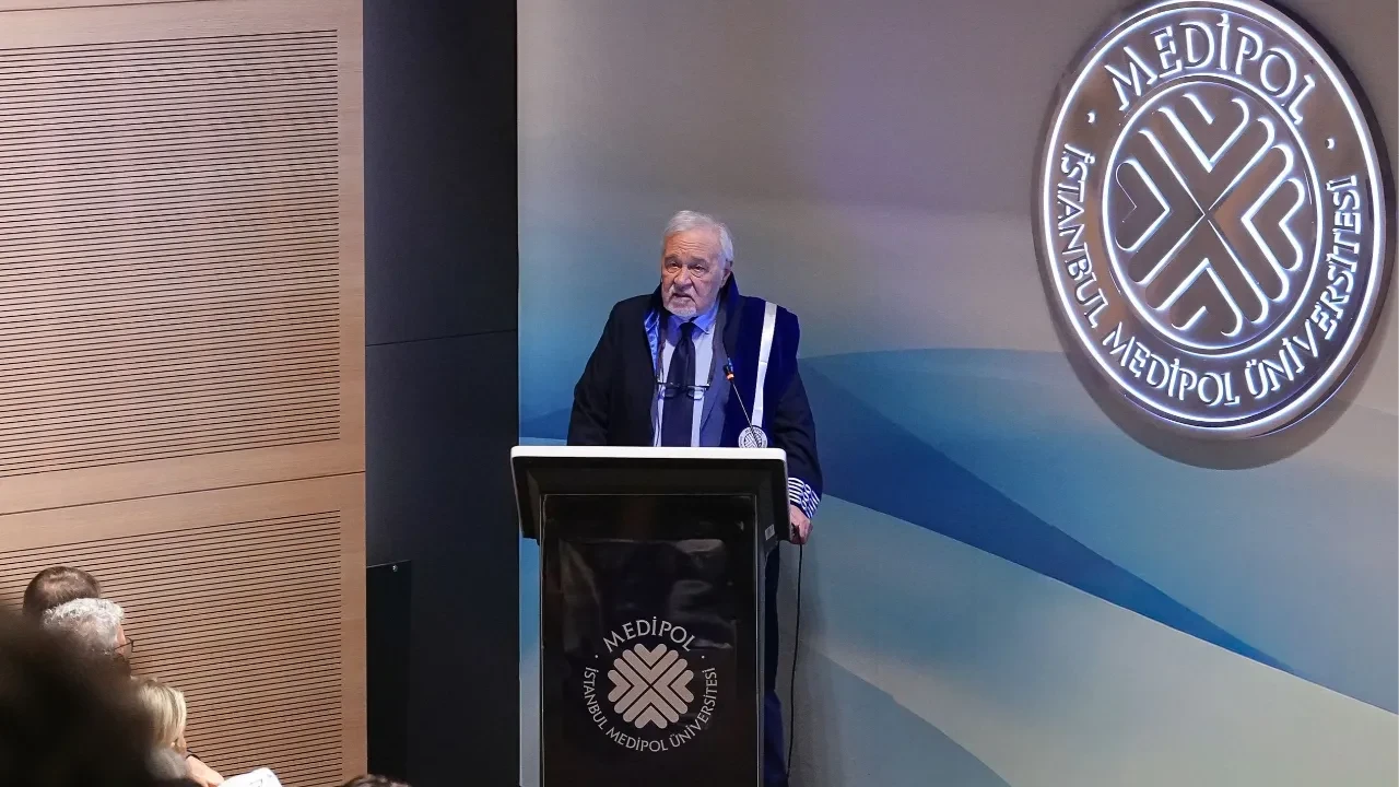 İlber Ortaylı'dan tarih dersi: Fatih Sultan Mehmed Rönesans'ın en parlak hükümdarıdır