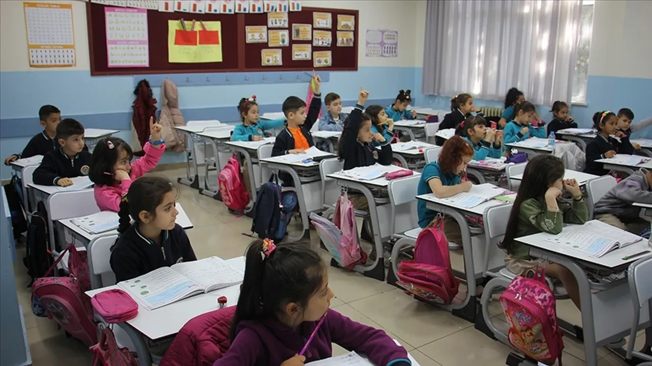 Kasım ara tatili ne zaman başlayacak, bitecek? MEB 2025-2026 eğitim öğretim takvimi