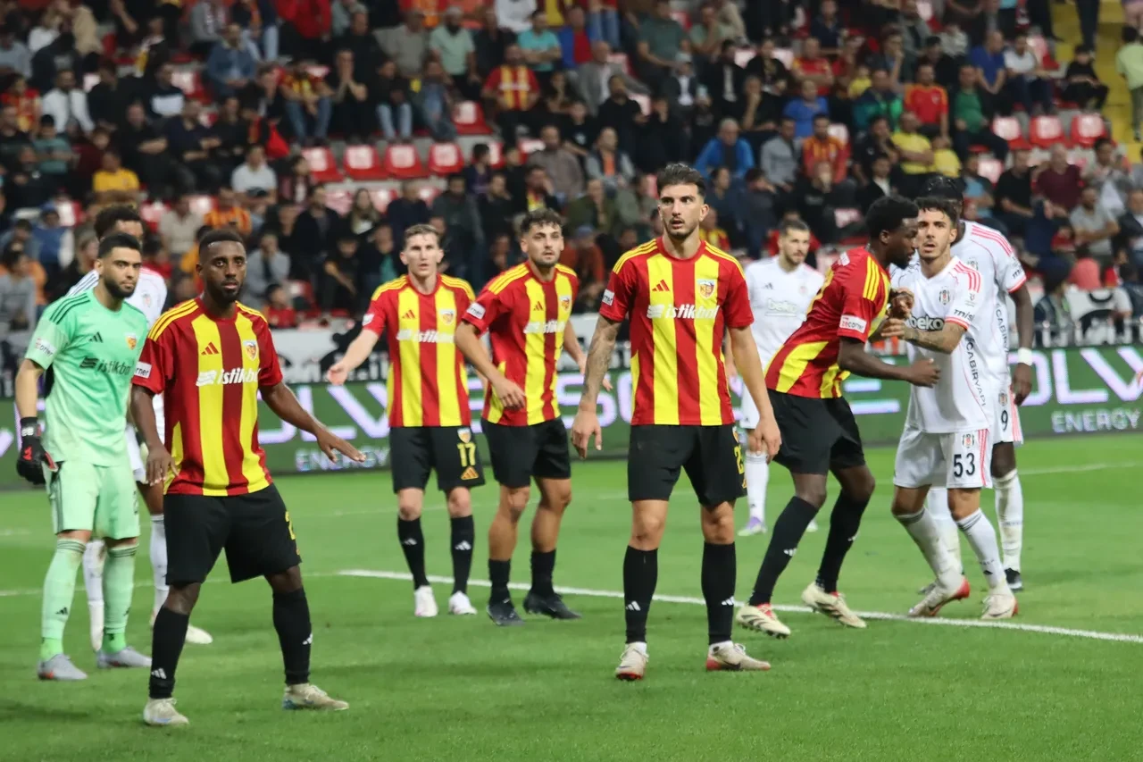 Kayserispor Beşiktaş maç skoru kaç kaç? Beşiktaş gol oldu yağdı