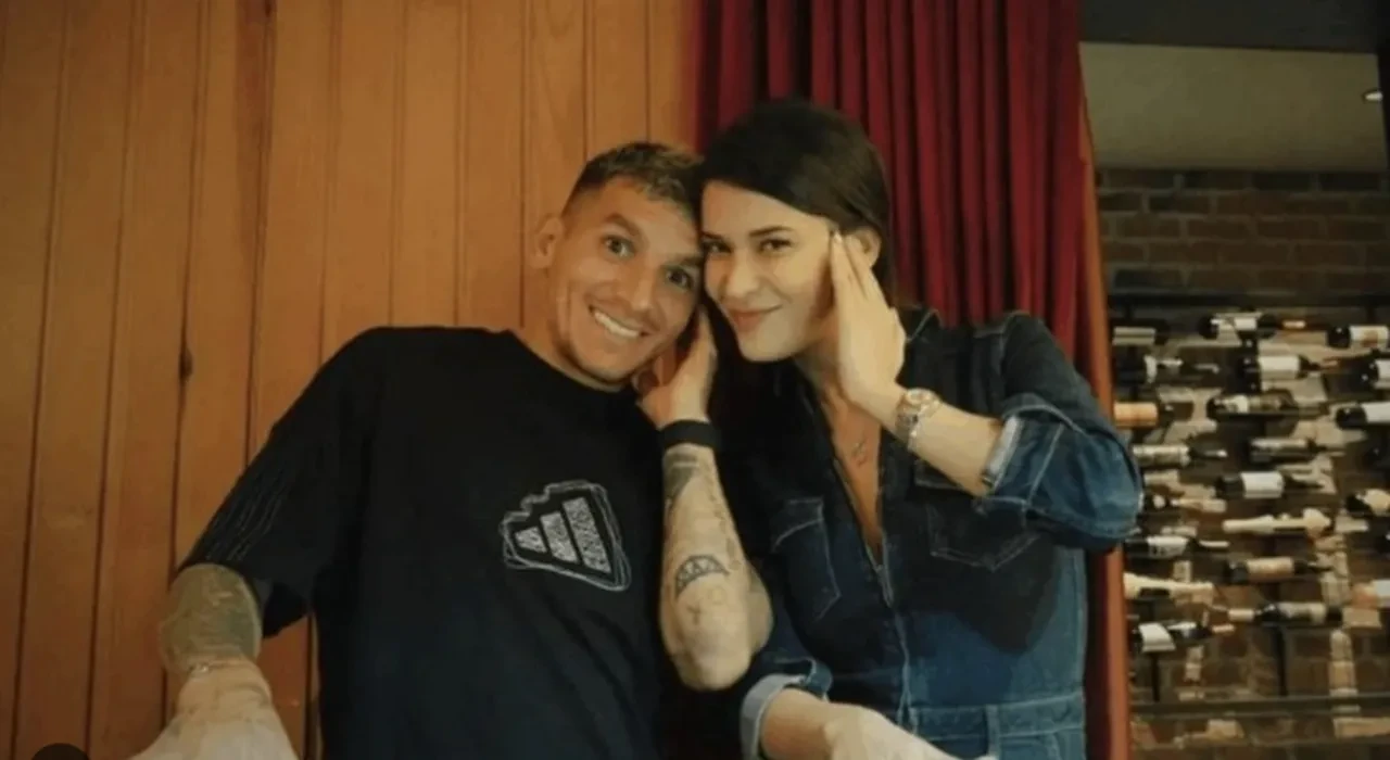 Lucas Torreira ile ayrılan Devrim Özkan bakın kiminle görüntülendi! Hande Baladın detayı dikkat çekti 