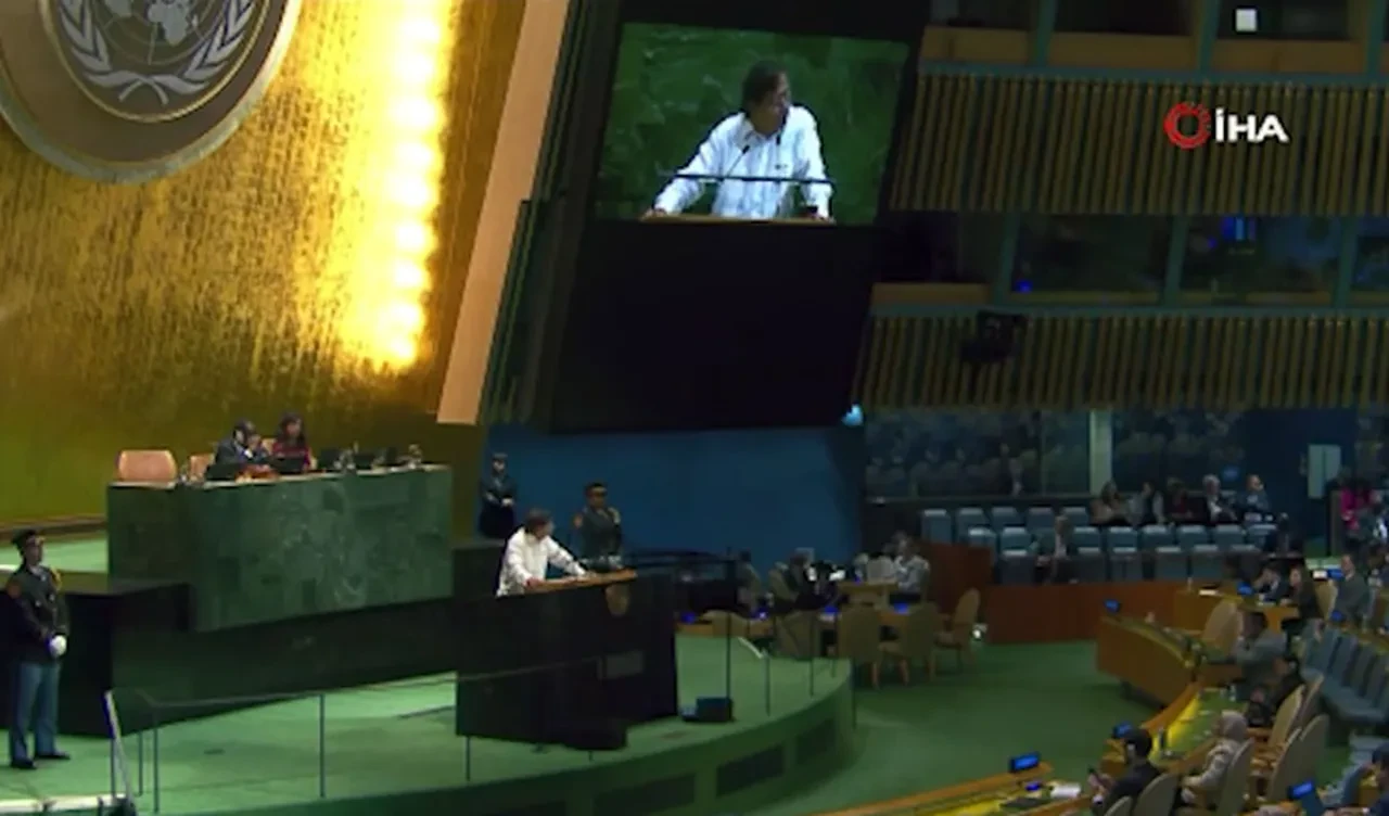 Macron'un diplomasi çağrısına Kolombiya lideri Petro'dan tepki: Gazze için barış gücü ordusu kurulmalı